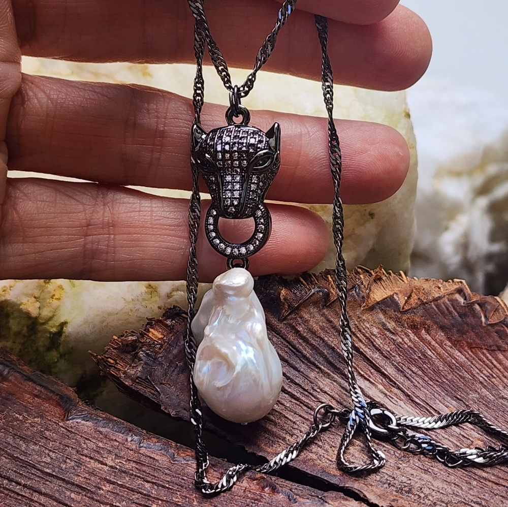 Pearl necklace Black Rhodium Chain Large Baroque Pearl Tiger Head Pave Crystals